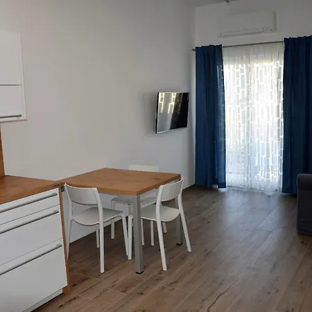 Ostanek 2 * Portorož