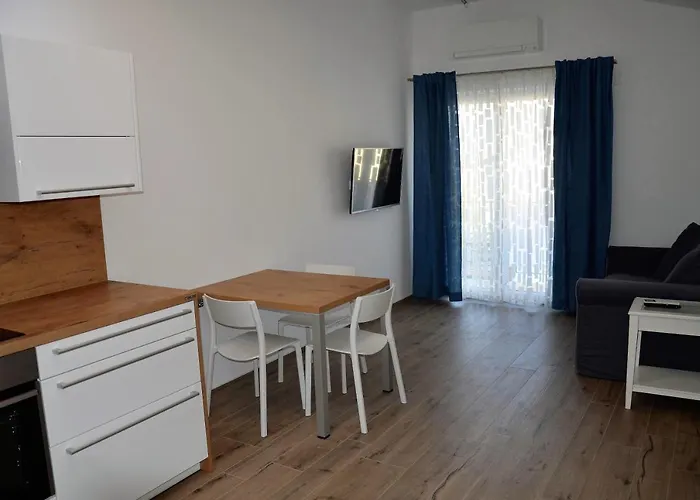 Ostanek 2 * Portorož